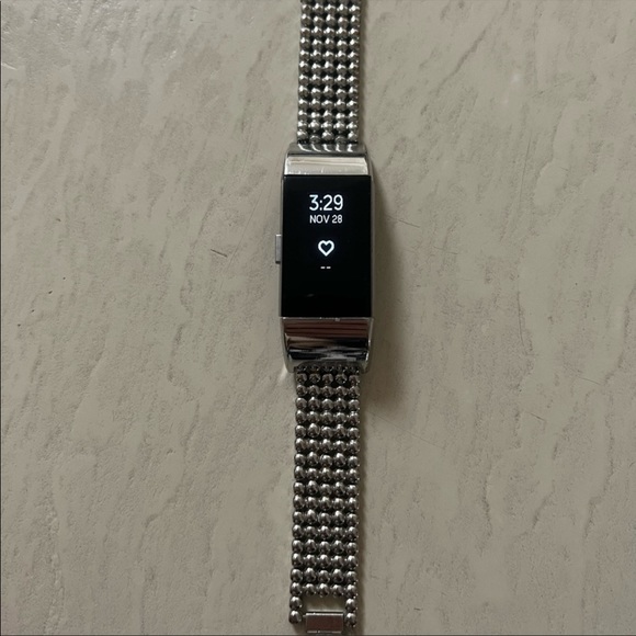 • FitBit Charge 2 smartwatch bundle with bands • - Picture 4 of 11